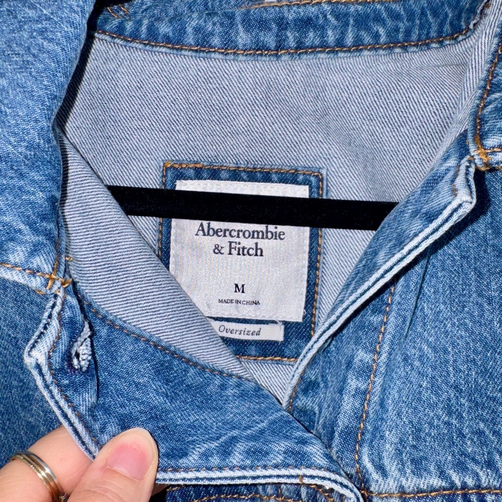 Abercrombie Women’s Oversized Blue Denim Jacket- Size Medium - Picture 11 of 16